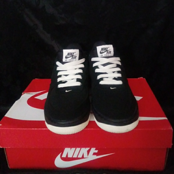 Nike Air Force 1 - Picture 2 of 4